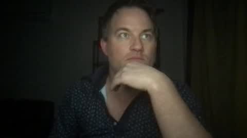 Snapshot of djswpy chatting on February 28, 2026, 9:54 am TriflinYoBitch online show from February 28, 2026, 9:54 am