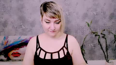 djullia online show from May 17, 2026, 5:05 am