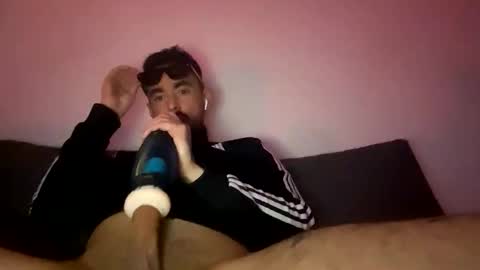 Azier online show from April 25, 2026, 7:55 pm