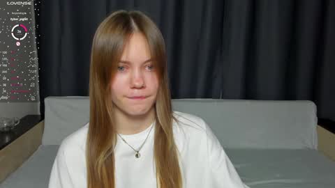 Polly and Kiriko online show from January 25, 2025, 8:42 pm