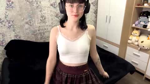 Snapshot of dodiebabikian chatting on September 11, 2025, 12:05 pm Annie PVT IS OPEN online show from September 11, 2025, 12:05 pm