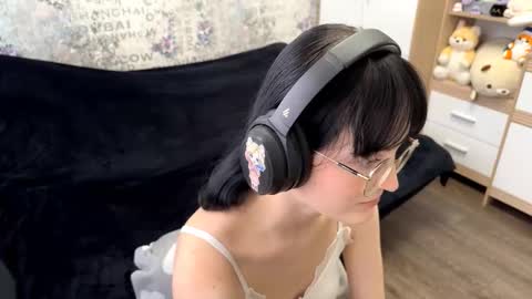 Snapshot of dodiebabikian chatting on September 12, 2025, 12:05 pm Annie PVT IS OPEN online show from September 12, 2025, 12:05 pm