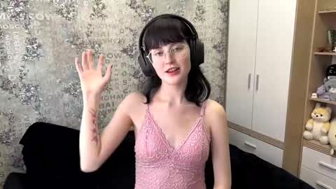 Snapshot of dodiebabikian chatting on September 15, 2025, 12:05 pm Annie PVT IS OPEN online show from September 15, 2025, 12:05 pm