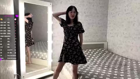 Snapshot of dodiebabikian chatting on October 4, 2025, 7:01 pm Annie PVT IS OPEN online show from October 4, 2025, 7:01 pm