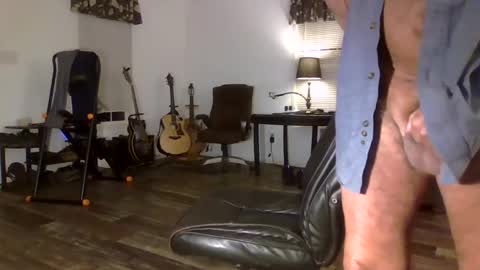 dogluc7 online show from October 31, 2025, 7:20 am