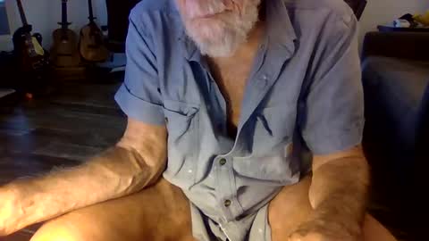 Snapshot of dogluc7 chatting on April 27, 2026, 9:57 pm dogluc7 online show from April 27, 2026, 9:57 pm