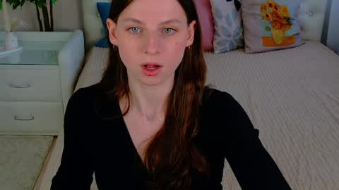 Snapshot of dolce_moments chatting on June 1, 2026, 5:31 am Doly online show from June 1, 2026, 5:31 am