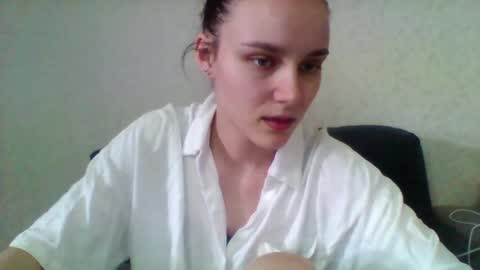 dolcezza_ online show from April 11, 2026, 9:24 am