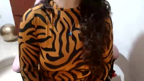 doll78latin online show from May 25, 2026, 5:13 am