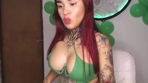 Snapshot of doll_and_thebrown chatting on March 18, 2026, 1:53 am doll_and_thebrown online show from March 18, 2026, 1:53 am