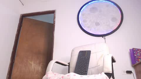 Snapshot of doll_and_thebrown chatting on April 8, 2026, 1:49 am doll_and_thebrown online show from April 8, 2026, 1:49 am