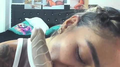 C E L E S T E  online show from February 1, 2025, 10:55 pm