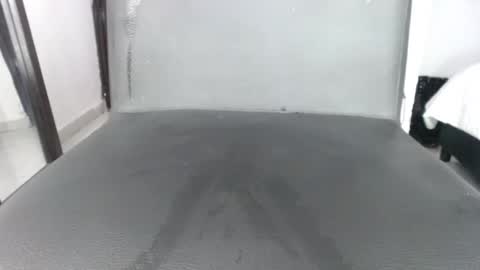 doll_dollys_ online show from February 20, 2025, 1:25 am