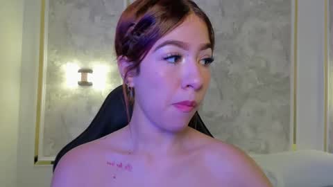 Snapshot of doll_eyeess_ chatting on September 10, 2025, 2:22 am D online show from September 10, 2025, 2:22 am