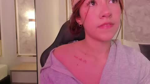 Snapshot of doll_eyeess_ chatting on September 20, 2025, 4:57 am D online show from September 20, 2025, 4:57 am