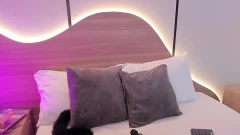 Snapshot of doll_eyeess_ chatting on October 18, 2025, 6:41 pm D online show from October 18, 2025, 6:41 pm