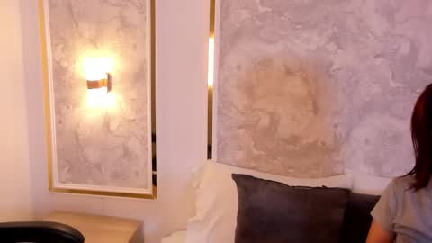 Snapshot of doll_eyeess_ chatting on December 3, 2025, 2:41 am D online show from December 3, 2025, 2:41 am