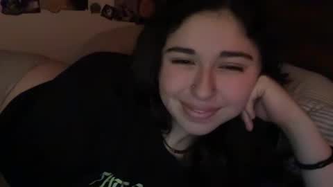 Snapshot of doll_lovely chatting on April 4, 2026, 4:22 am Doll online show from April 4, 2026, 4:22 am