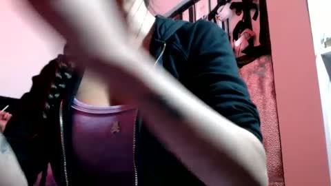 Snapshot of doll_sary chatting on January 8, 2025, 4:55 am Catherine XXX online show from January 8, 2025, 4:55 am