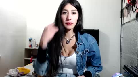 Snapshot of doll_sary chatting on February 22, 2025, 8:40 am Catherine XXX online show from February 22, 2025, 8:40 am