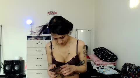 Snapshot of doll_sary chatting on March 3, 2026, 4:35 pm Catherine XXX online show from March 3, 2026, 4:35 pm