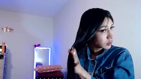 Snapshot of doll_sary chatting on March 5, 2026, 8:16 pm Catherine XXX online show from March 5, 2026, 8:16 pm