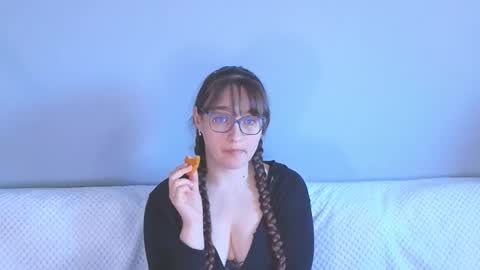 Snapshot of doll_tessa chatting on April 22, 2026, 2:51 pm Tessa online show from April 22, 2026, 2:51 pm