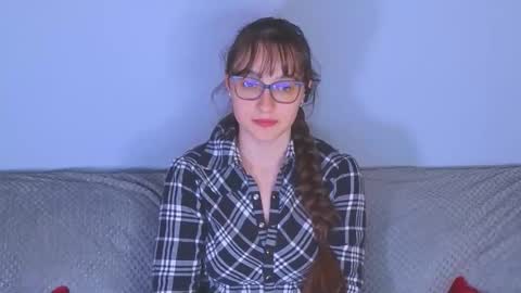 Snapshot of doll_tessa chatting on June 1, 2026, 3:03 pm Tessa online show from June 1, 2026, 3:03 pm