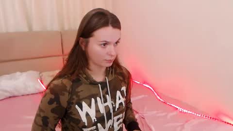 Snapshot of doll_tiffany chatting on December 18, 2024, 11:30 pm Jade online show from December 18, 2024, 11:30 pm