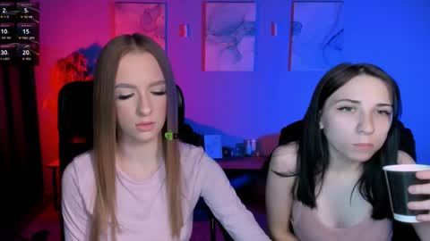doll_vey online show from April 13, 2026, 7:19 pm