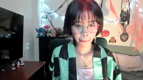 Snapshot of dolliette chatting on October 24, 2025, 10:28 pm mina online show from October 24, 2025, 10:28 pm