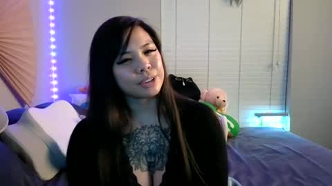 Snapshot of dolllface chatting on February 1, 2025, 10:15 am DOLLLFACE online show from February 1, 2025, 10:15 am