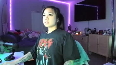 Snapshot of dolllface chatting on March 7, 2025, 4:24 am DOLLLFACE online show from March 7, 2025, 4:24 am