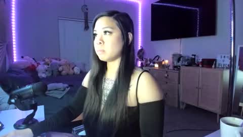 Snapshot of dolllface chatting on March 11, 2025, 2:43 am DOLLLFACE online show from March 11, 2025, 2:43 am