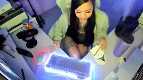 Snapshot of dolllface chatting on October 23, 2025, 4:56 am DOLLLFACE online show from October 23, 2025, 4:56 am