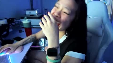 DOLLLFACE online show from April 9, 2026, 4:34 am