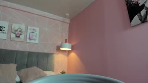 Call me Zoe  online show from February 18, 2025, 5:20 am