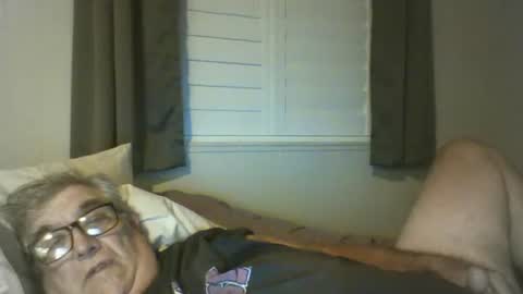 Snapshot of dolpphins999 chatting on December 14, 2024, 3:51 am dolpphins999 online show from December 14, 2024, 3:51 am