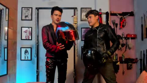 Snapshot of dom2travelers_sm chatting on January 27, 2025, 11:11 pm Diego Castell online show from January 27, 2025, 11:11 pm