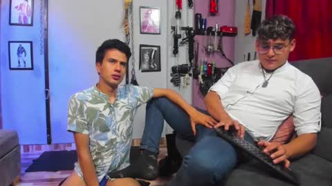 Snapshot of dom2travelers_sm chatting on February 21, 2025, 2:38 pm Diego Castell online show from February 21, 2025, 2:38 pm