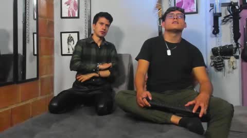 Snapshot of dom2travelers_sm chatting on February 23, 2025, 2:14 pm Diego Castell online show from February 23, 2025, 2:14 pm