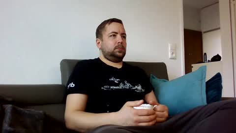 Snapshot of dombio_12 chatting on February 23, 2025, 3:29 pm dombio_12 online show from February 23, 2025, 3:29 pm