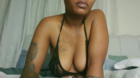 Amarie noels online show from November 3, 2025, 11:37 pm