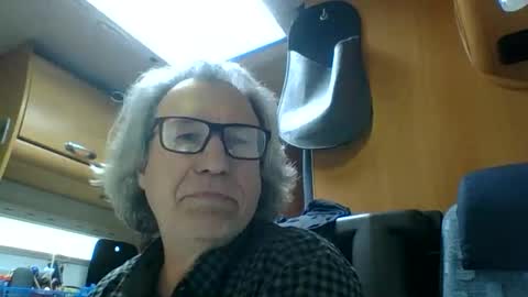 Snapshot of domiande chatting on February 9, 2026, 9:46 am domiande online show from February 9, 2026, 9:46 am