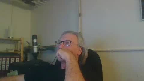 Snapshot of domiande chatting on May 5, 2026, 8:17 pm domiande online show from May 5, 2026, 8:17 pm