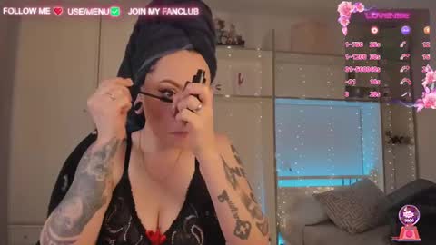 Snapshot of domina_deivis chatting on January 12, 2025, 5:24 am I WILL BE BACK ON WEDNESDAY DECEMBER 4 0100AM COLOMBIA TIME    online show from January 12, 2025, 5:24 am