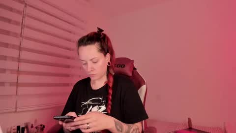 Snapshot of domina_deivis chatting on February 22, 2025, 5:12 am I WILL BE BACK ON WEDNESDAY DECEMBER 4 0100AM COLOMBIA TIME    online show from February 22, 2025, 5:12 am