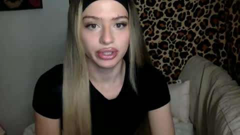 Marissa Rae online show from November 18, 2025, 3:23 am