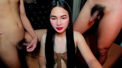 Snapshot of dominant_thea chatting on April 10, 2026, 5:39 pm THEA online show from April 10, 2026, 5:39 pm