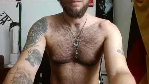 Logan - INDEPENDET MODEL online show from April 26, 2026, 1:53 pm